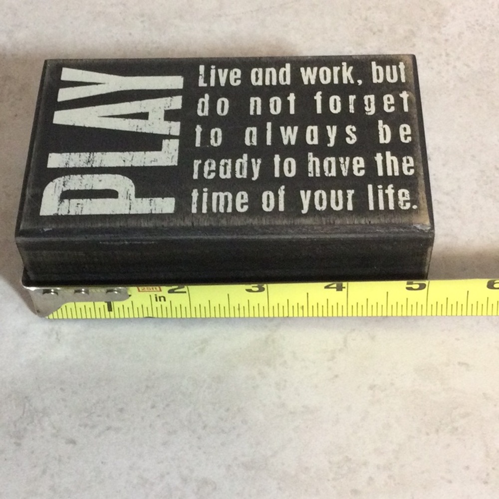 Play and Live Life wooden wall art sign - Picture 6 of 9